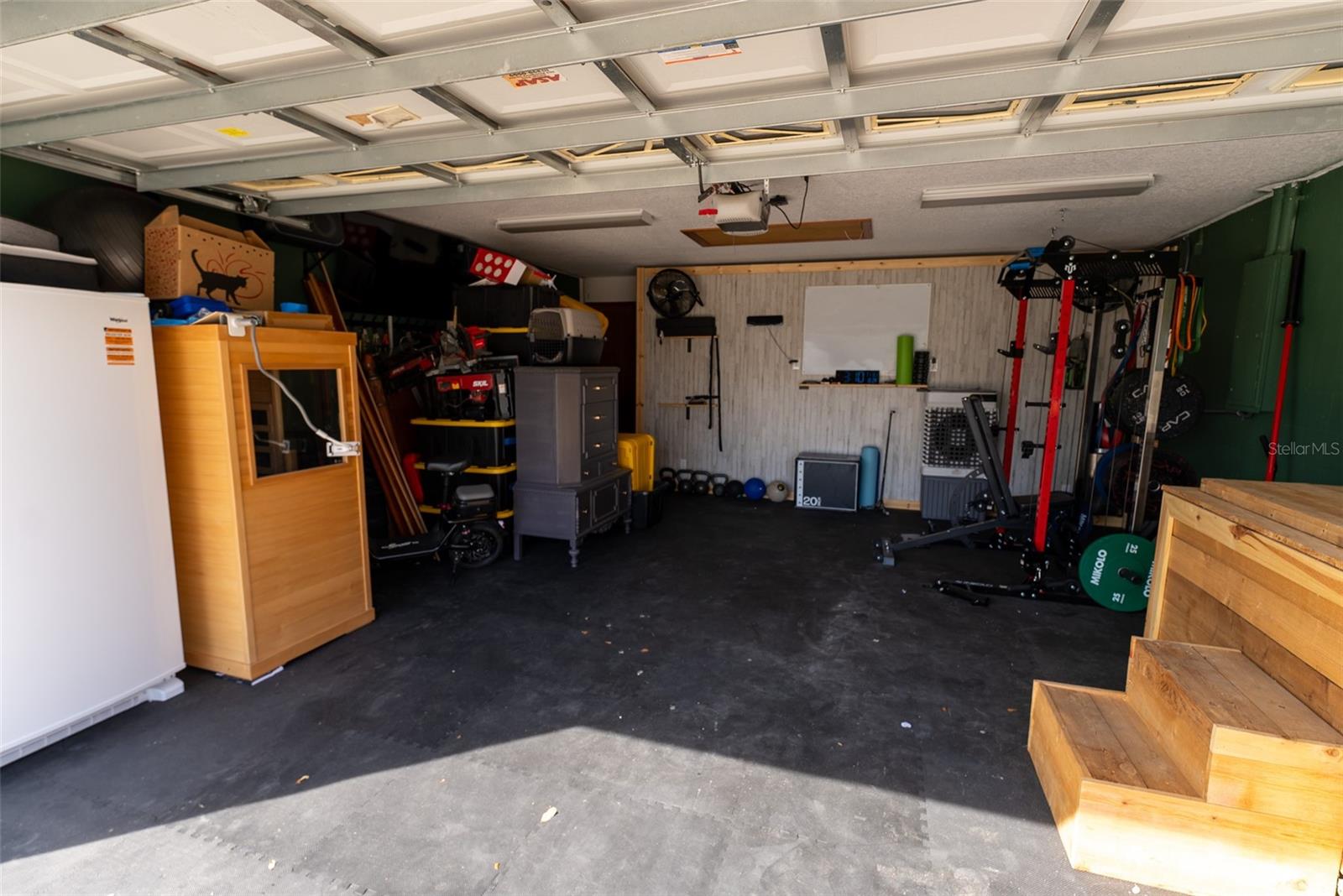 SILVER SPRINGS SHORES - Residential