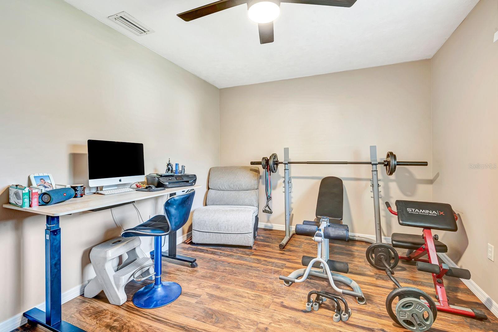 LAKE SARASOTA - Residential