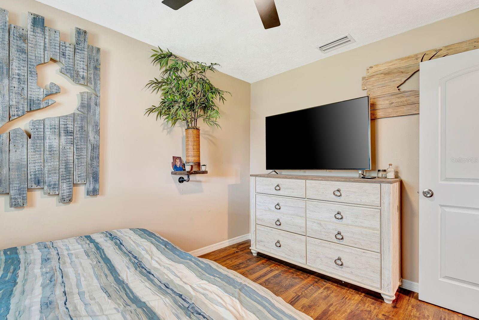 LAKE SARASOTA - Residential