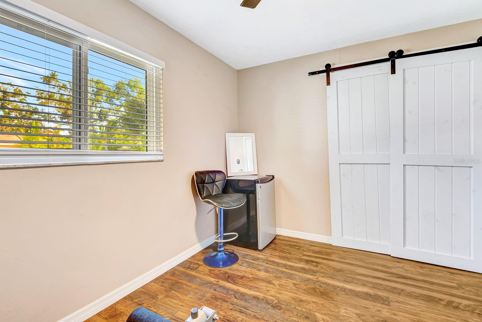 LAKE SARASOTA - Residential