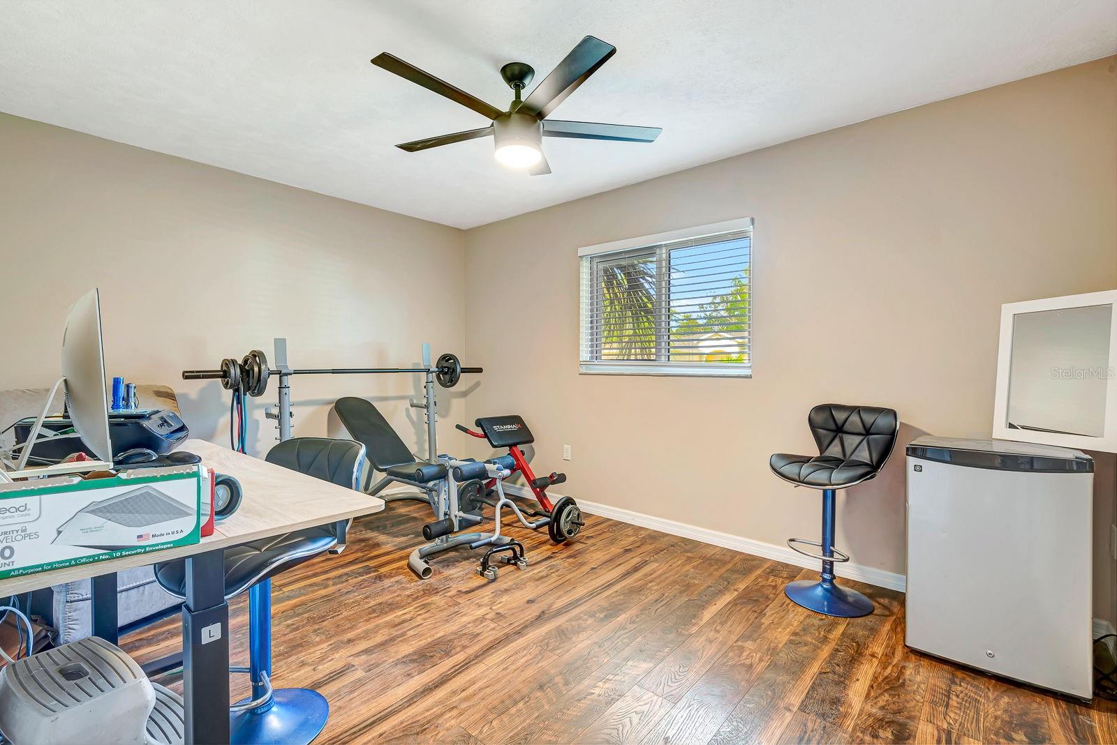 LAKE SARASOTA - Residential