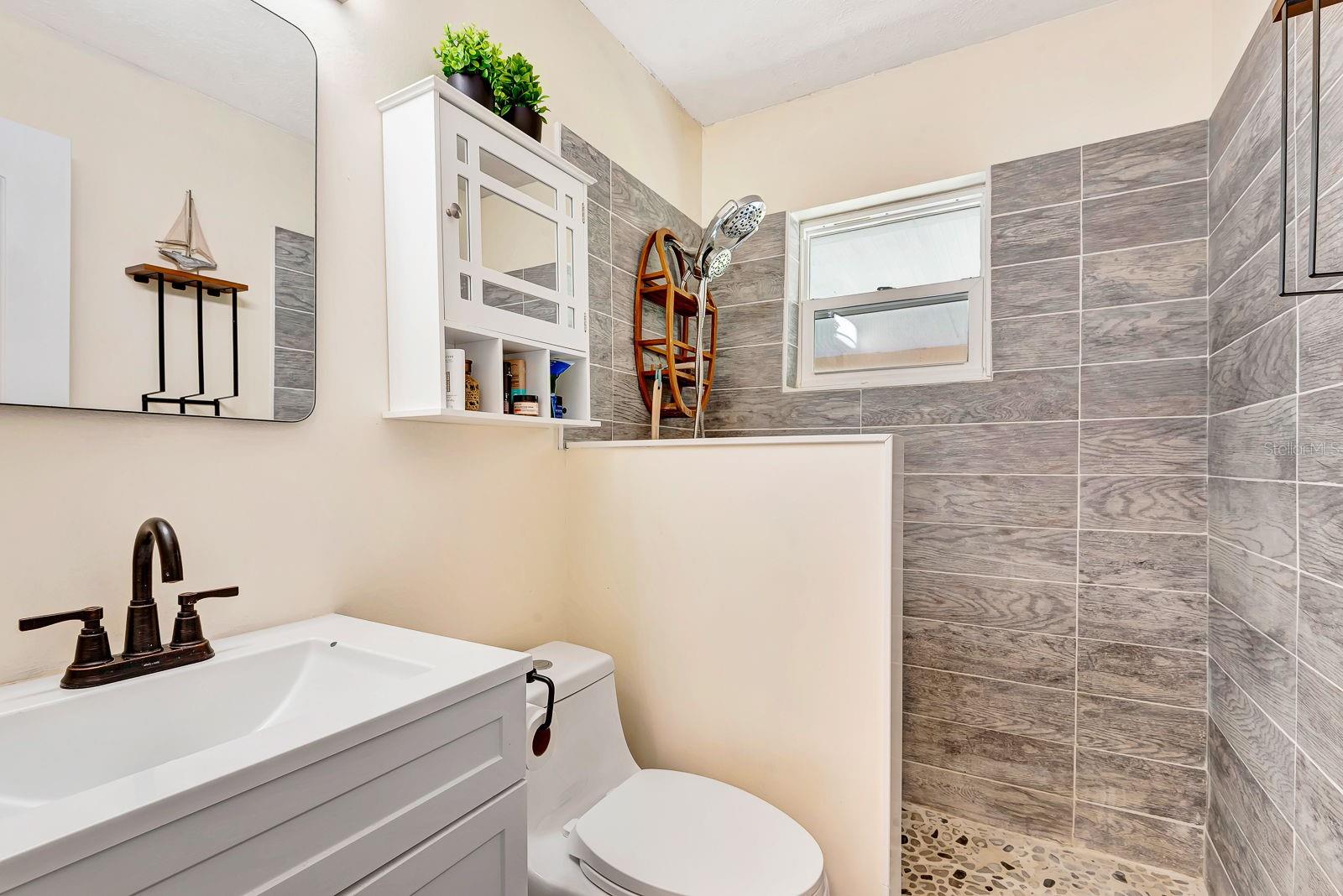 LAKE SARASOTA - Residential