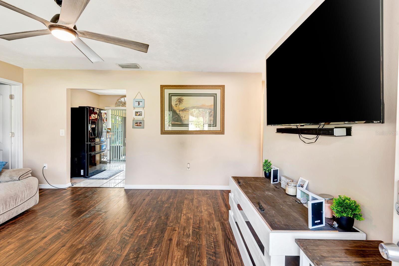 LAKE SARASOTA - Residential