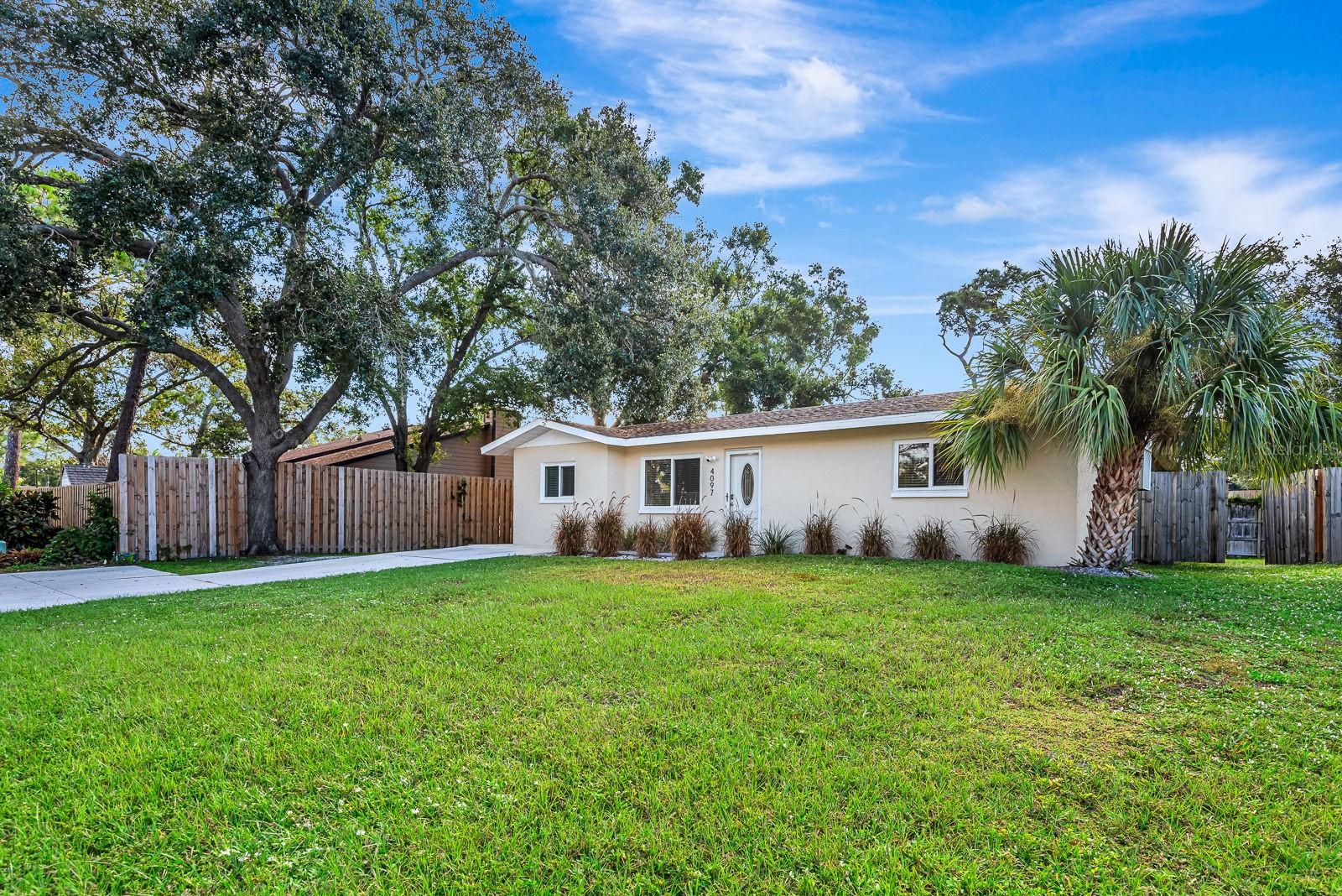 LAKE SARASOTA - Residential