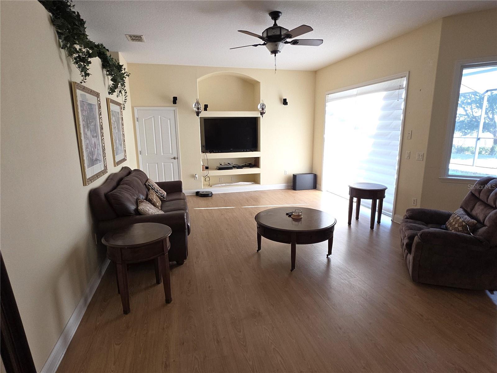 SPRING HILL - Residential