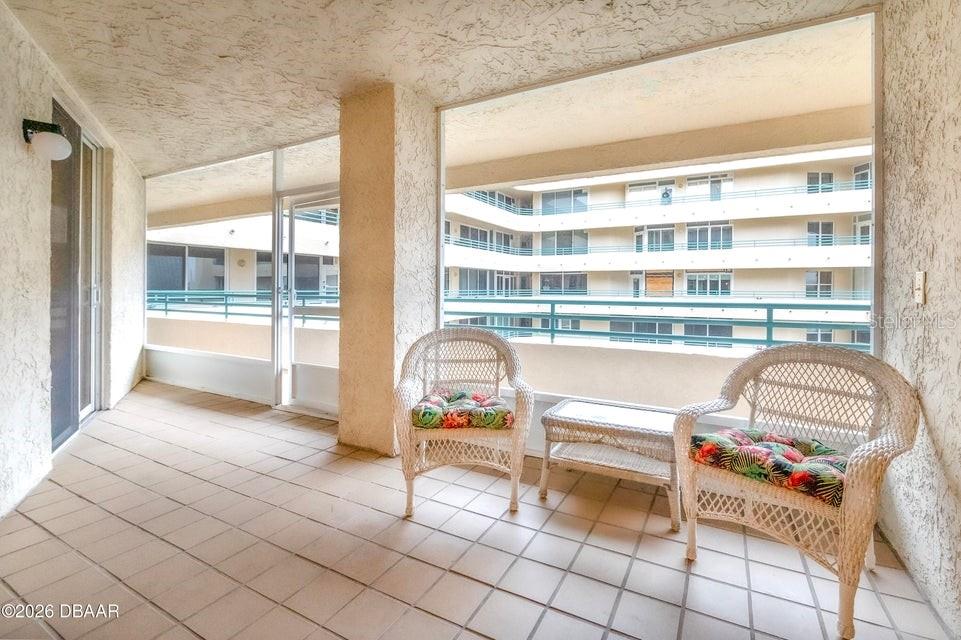 TOWERS AT PONCE INLET TOWER 01 CONDO - Residential