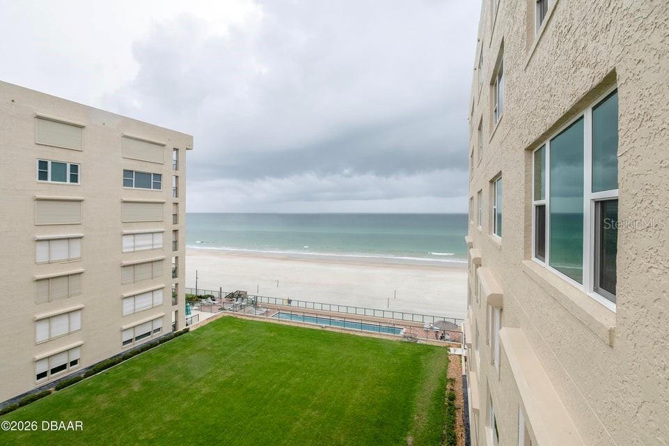 TOWERS AT PONCE INLET TOWER 01 CONDO - Residential