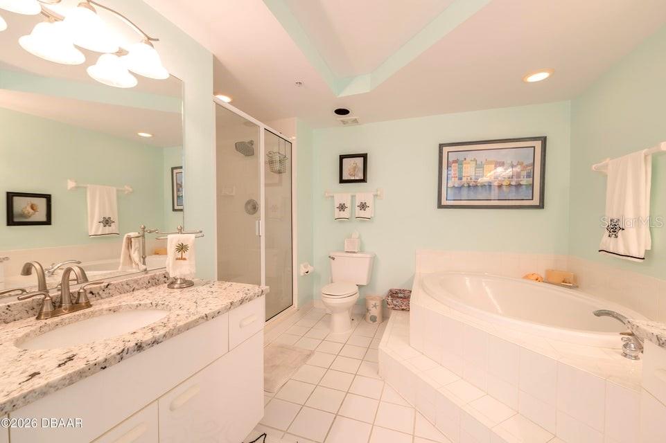 TOWERS AT PONCE INLET TOWER 01 CONDO - Residential