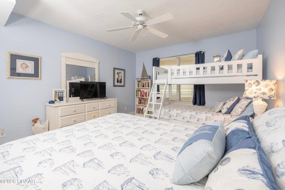 TOWERS AT PONCE INLET TOWER 01 CONDO - Residential