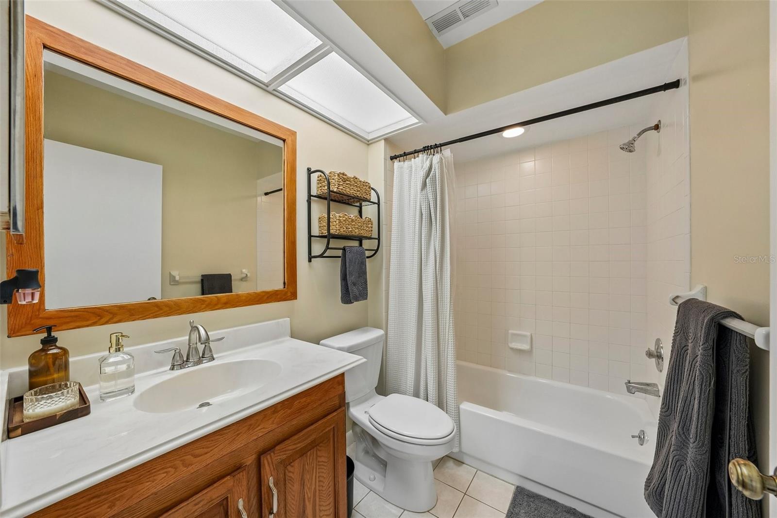 MAIDSTONE CONDO - Residential