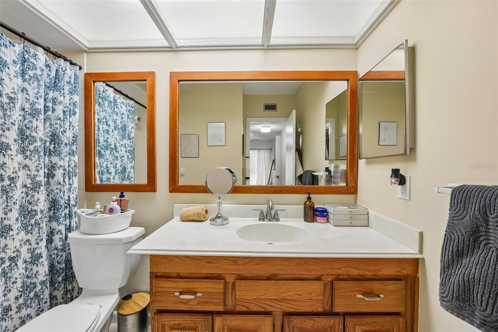 MAIDSTONE CONDO - Residential
