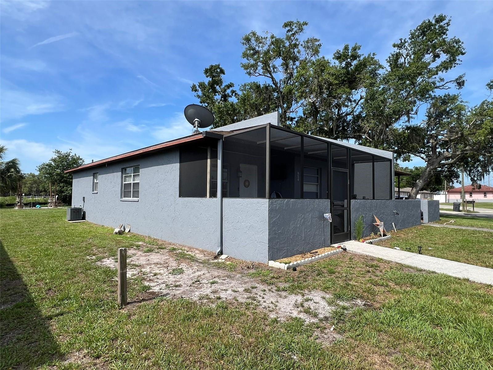 854 SHIRLEY ANN TRAIL 854/856