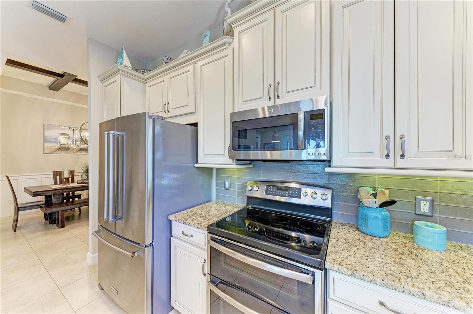 MANGROVE WALK ON HARBOUR ISLE PH 4 - Residential