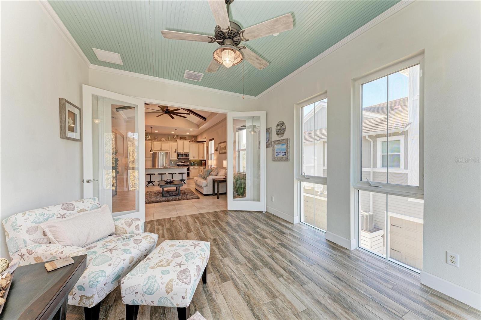 MANGROVE WALK ON HARBOUR ISLE PH 4 - Residential