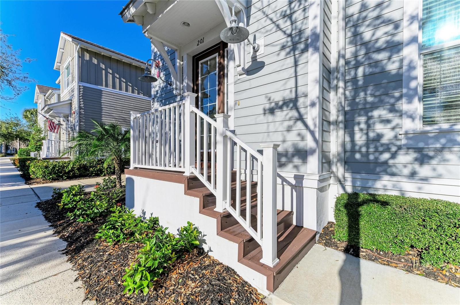 MANGROVE WALK ON HARBOUR ISLE PH 4 - Residential