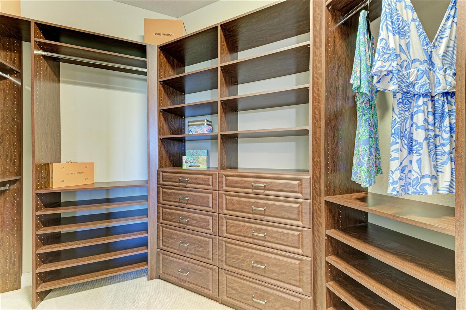 MANGROVE WALK ON HARBOUR ISLE PH 4 - Residential