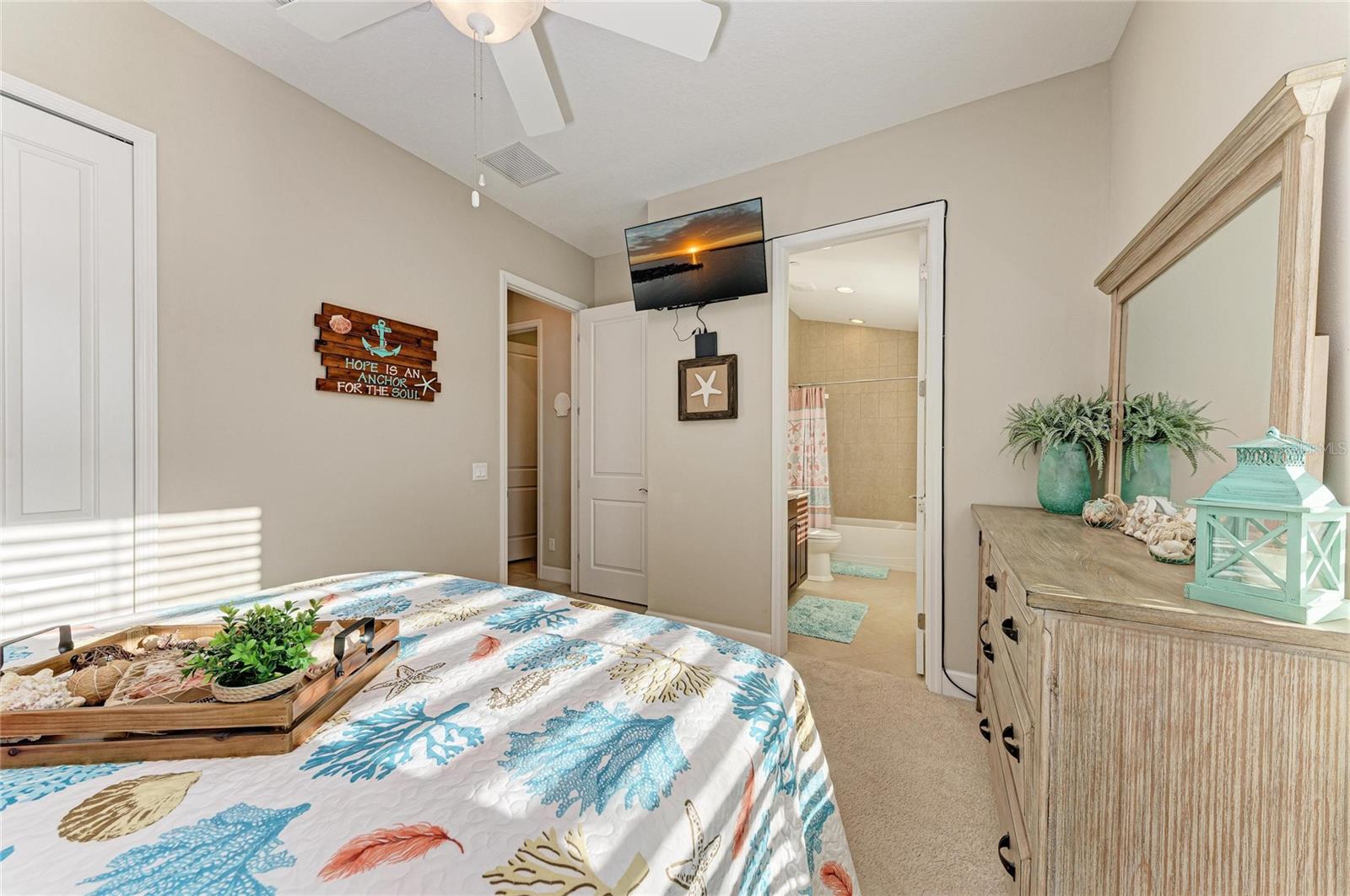 MANGROVE WALK ON HARBOUR ISLE PH 4 - Residential