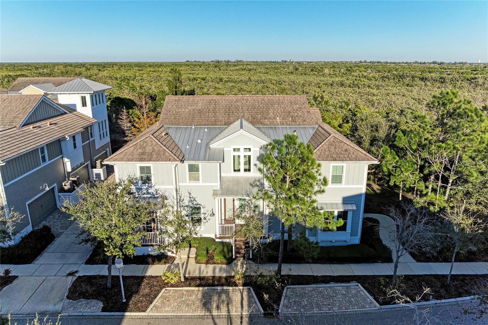 MANGROVE WALK ON HARBOUR ISLE PH 4 - Residential