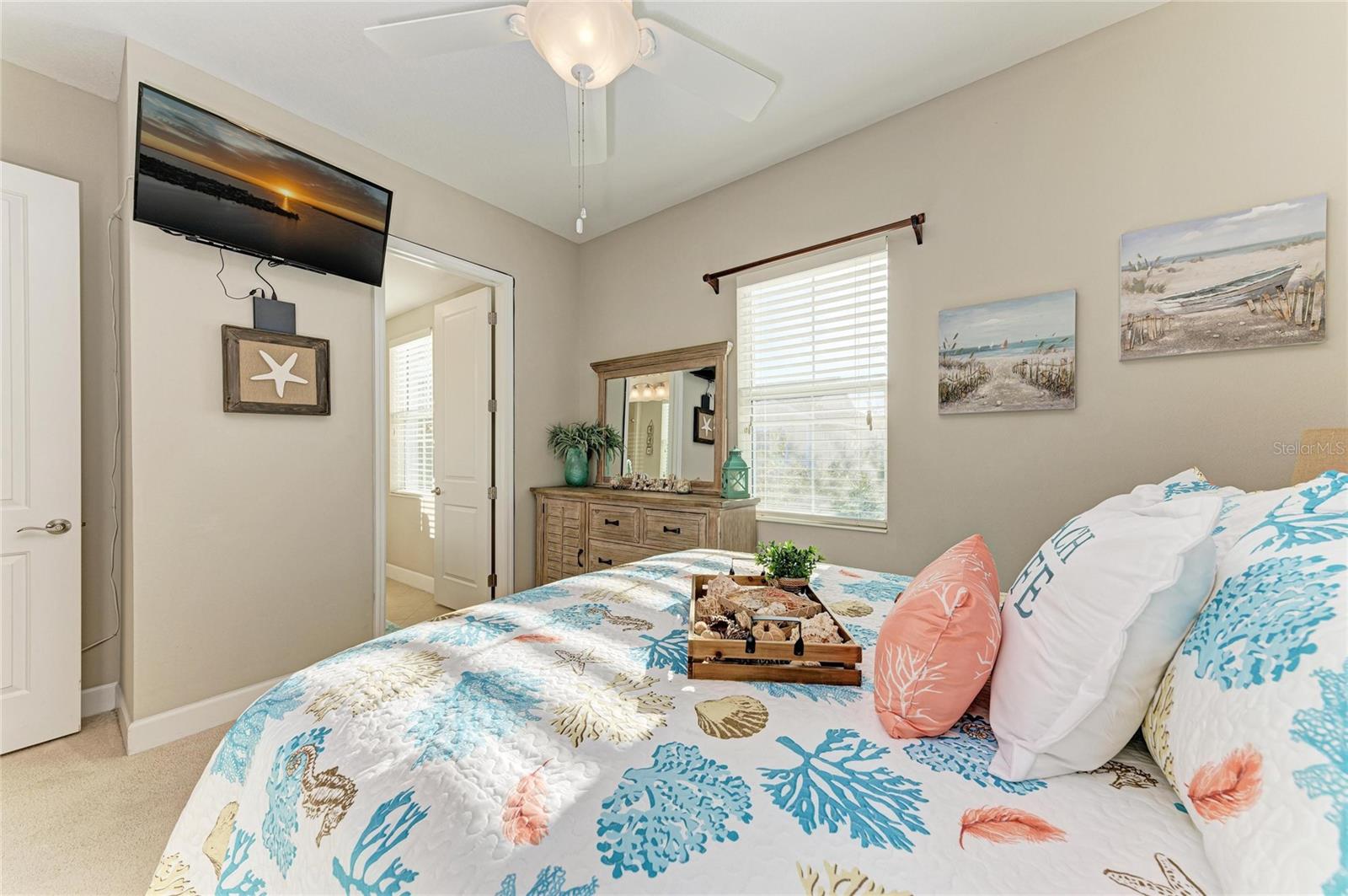 MANGROVE WALK ON HARBOUR ISLE PH 4 - Residential