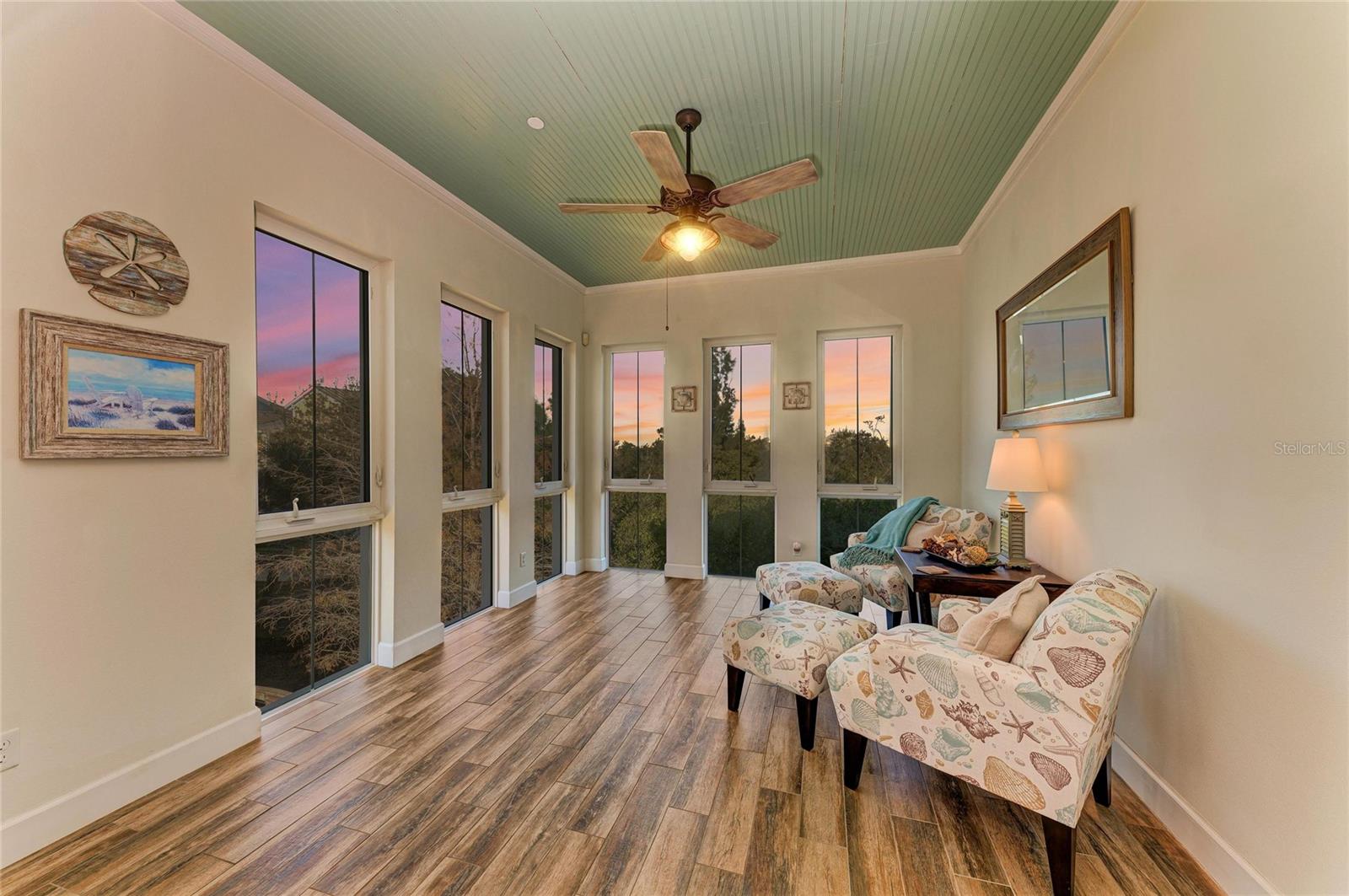 MANGROVE WALK ON HARBOUR ISLE PH 4 - Residential