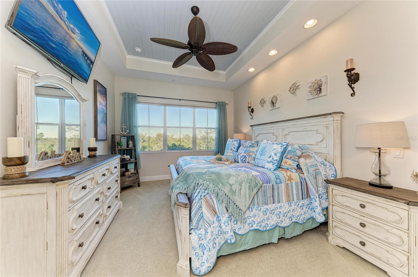 MANGROVE WALK ON HARBOUR ISLE PH 4 - Residential