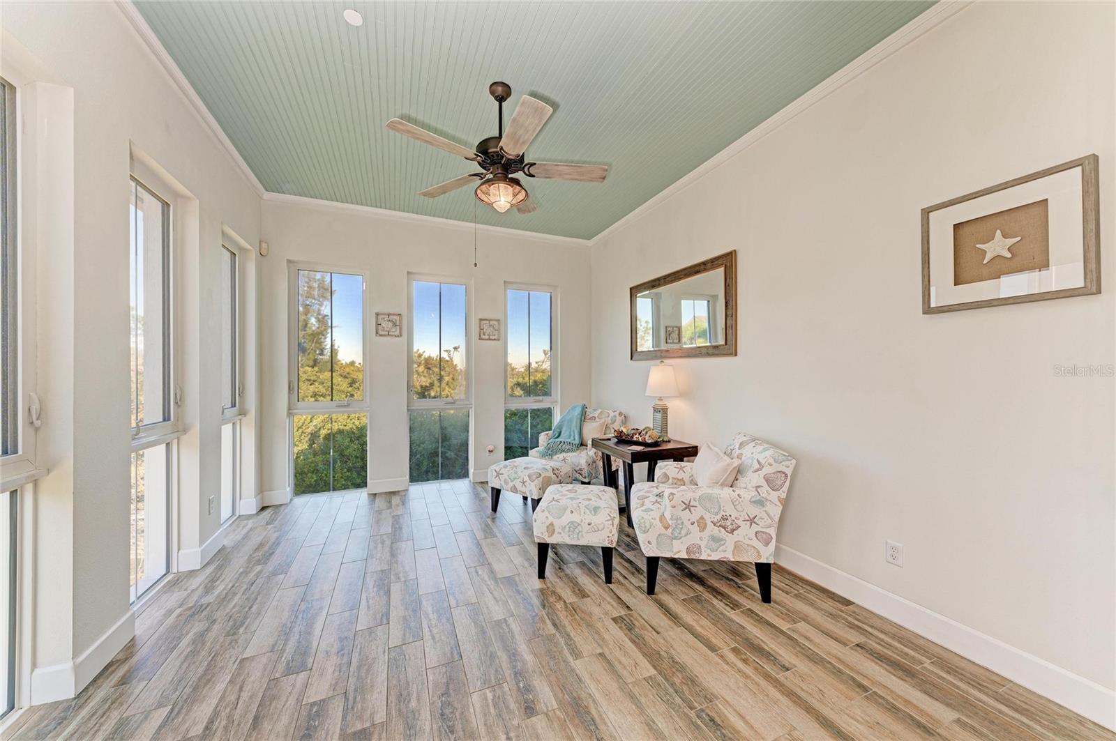 MANGROVE WALK ON HARBOUR ISLE PH 4 - Residential