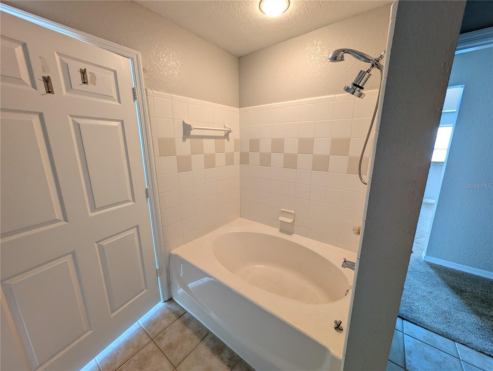 ADMIRALS WALK - Residential