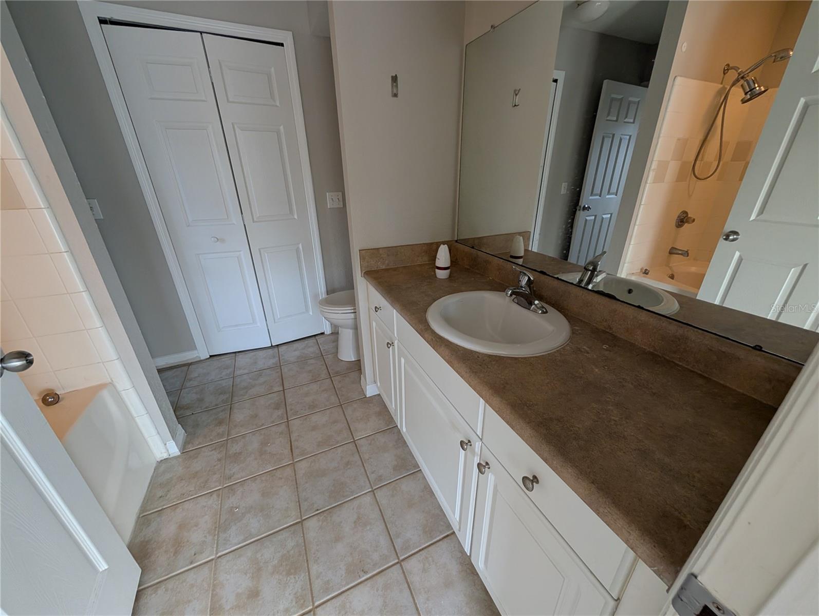 ADMIRALS WALK - Residential