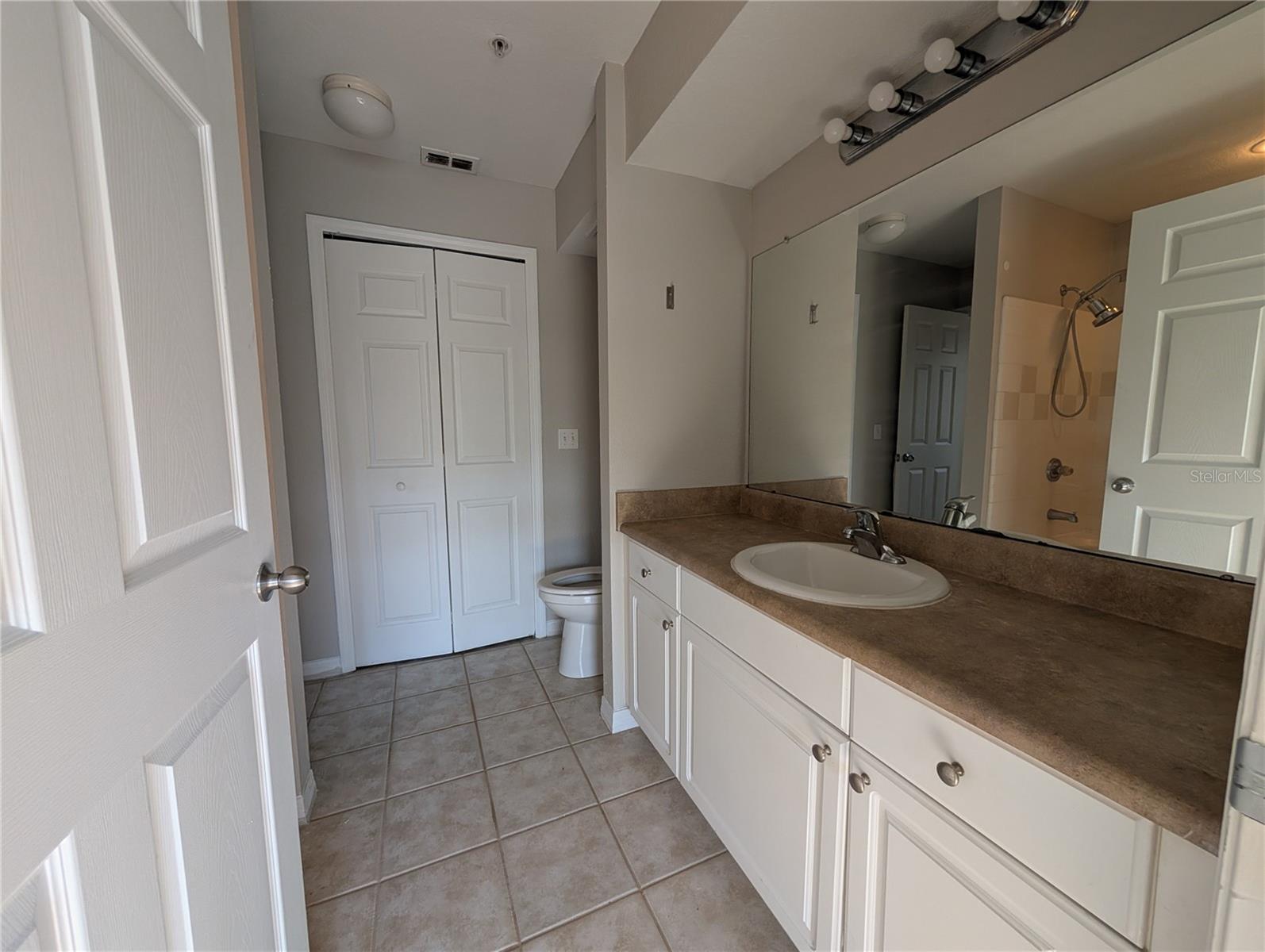 ADMIRALS WALK - Residential