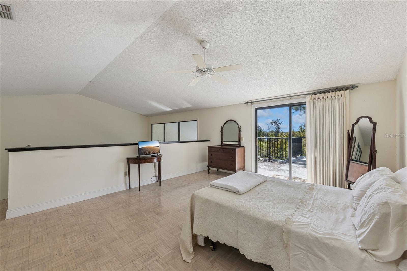 LAKESIDE AT SHADOWBAY - Residential