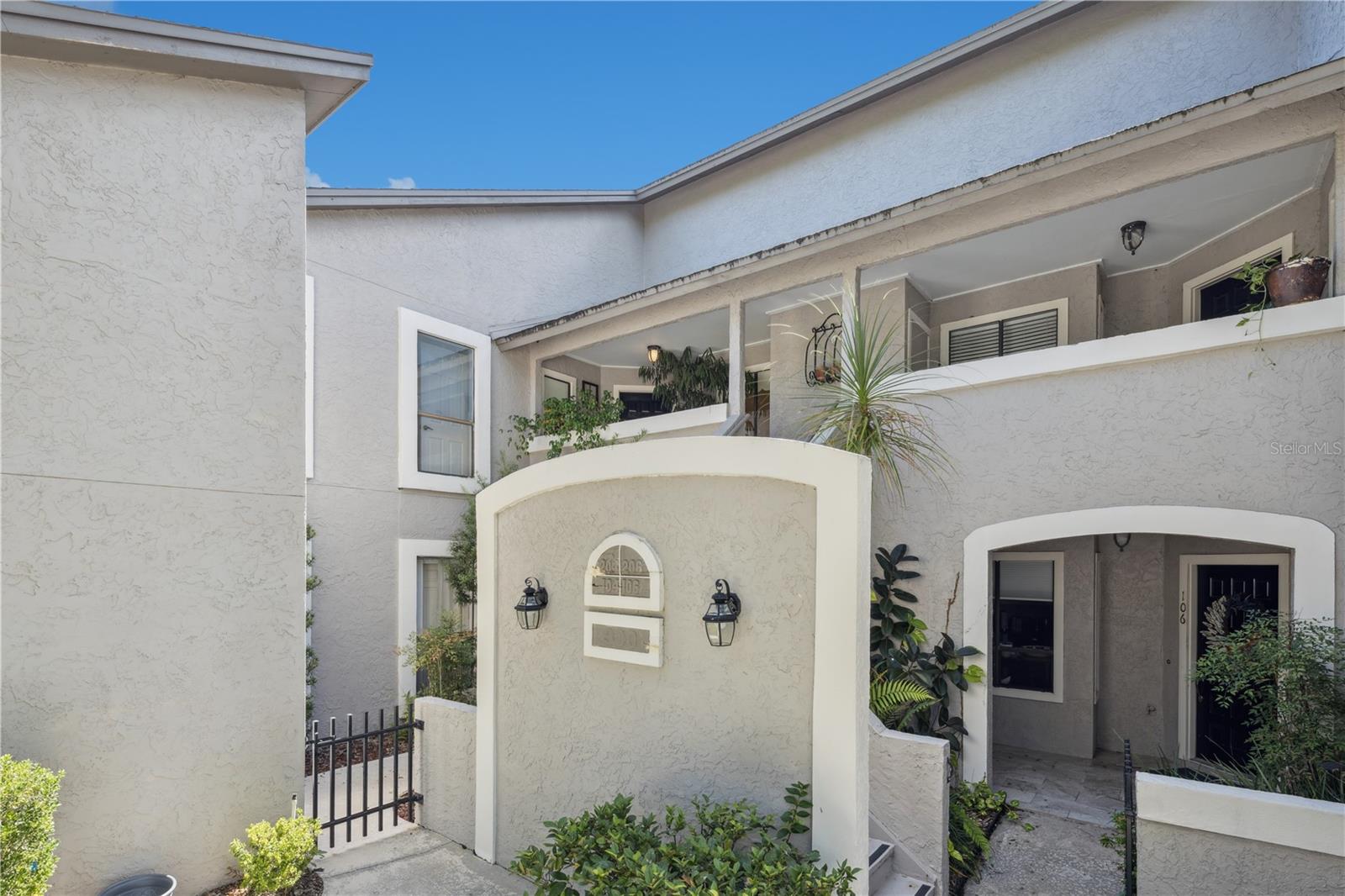 LAKESIDE AT SHADOWBAY - Residential