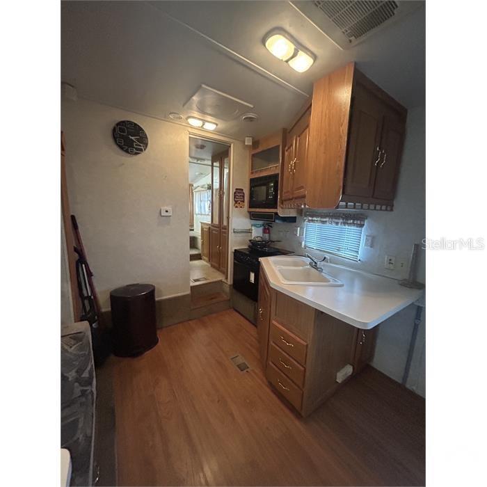 RIVER FOREST ESTATES - Residential Lease