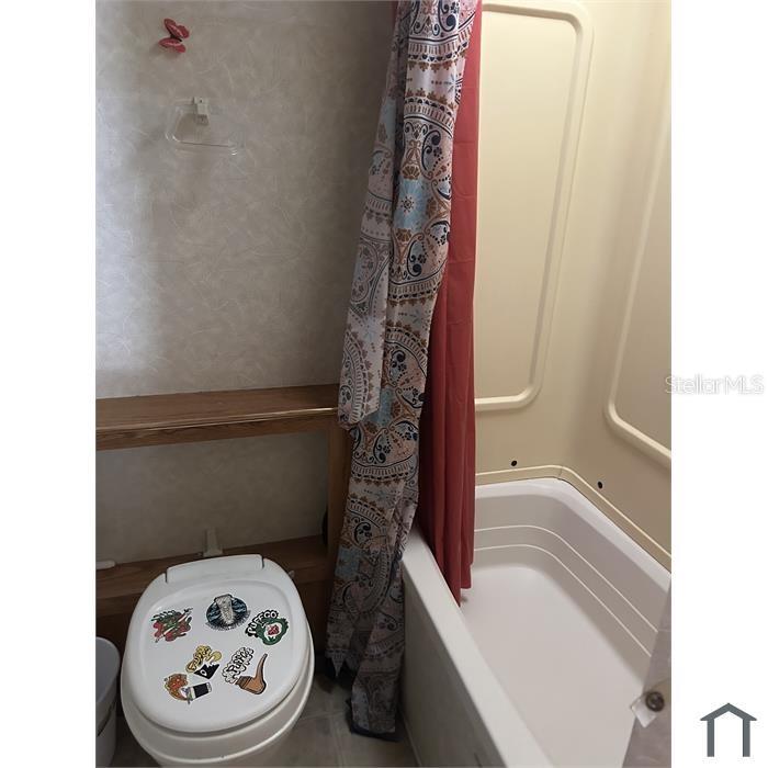 RIVER FOREST ESTATES - Residential Lease