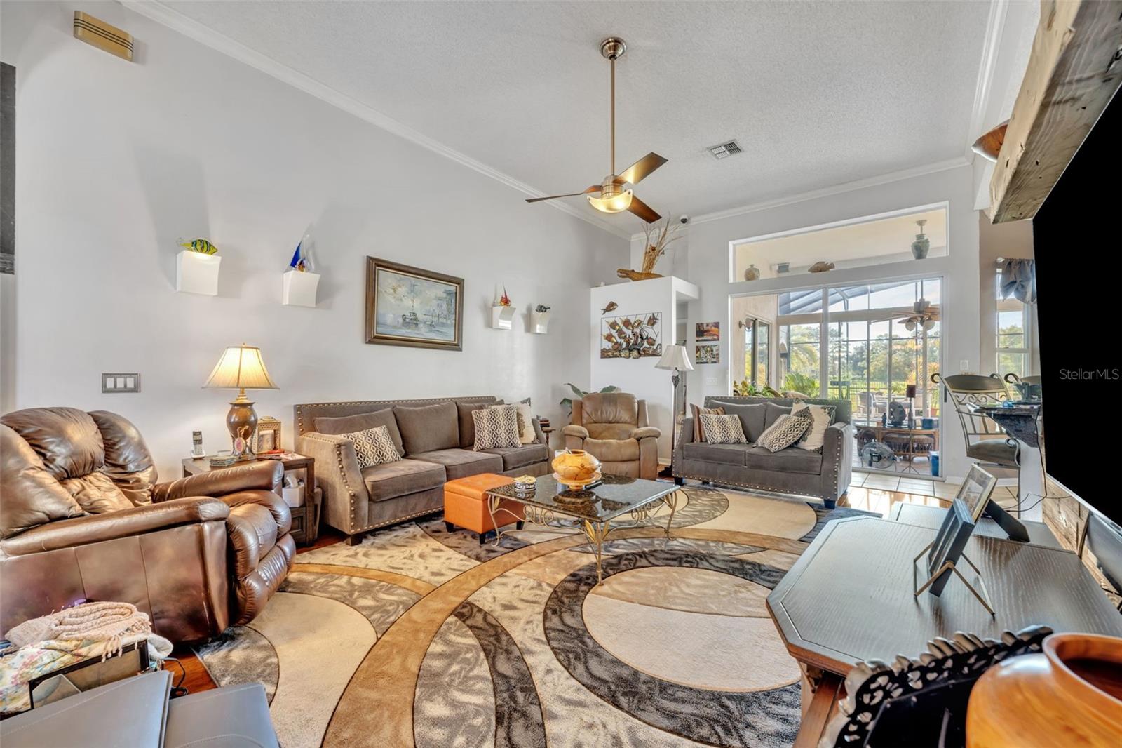 524 LAKESCAPE COURT