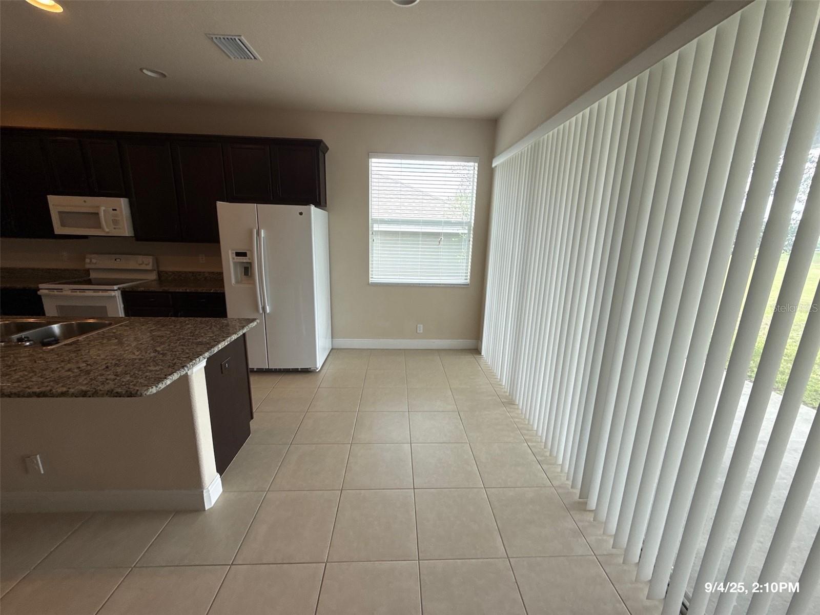 HIGHLANDS PH 01 - Residential Lease