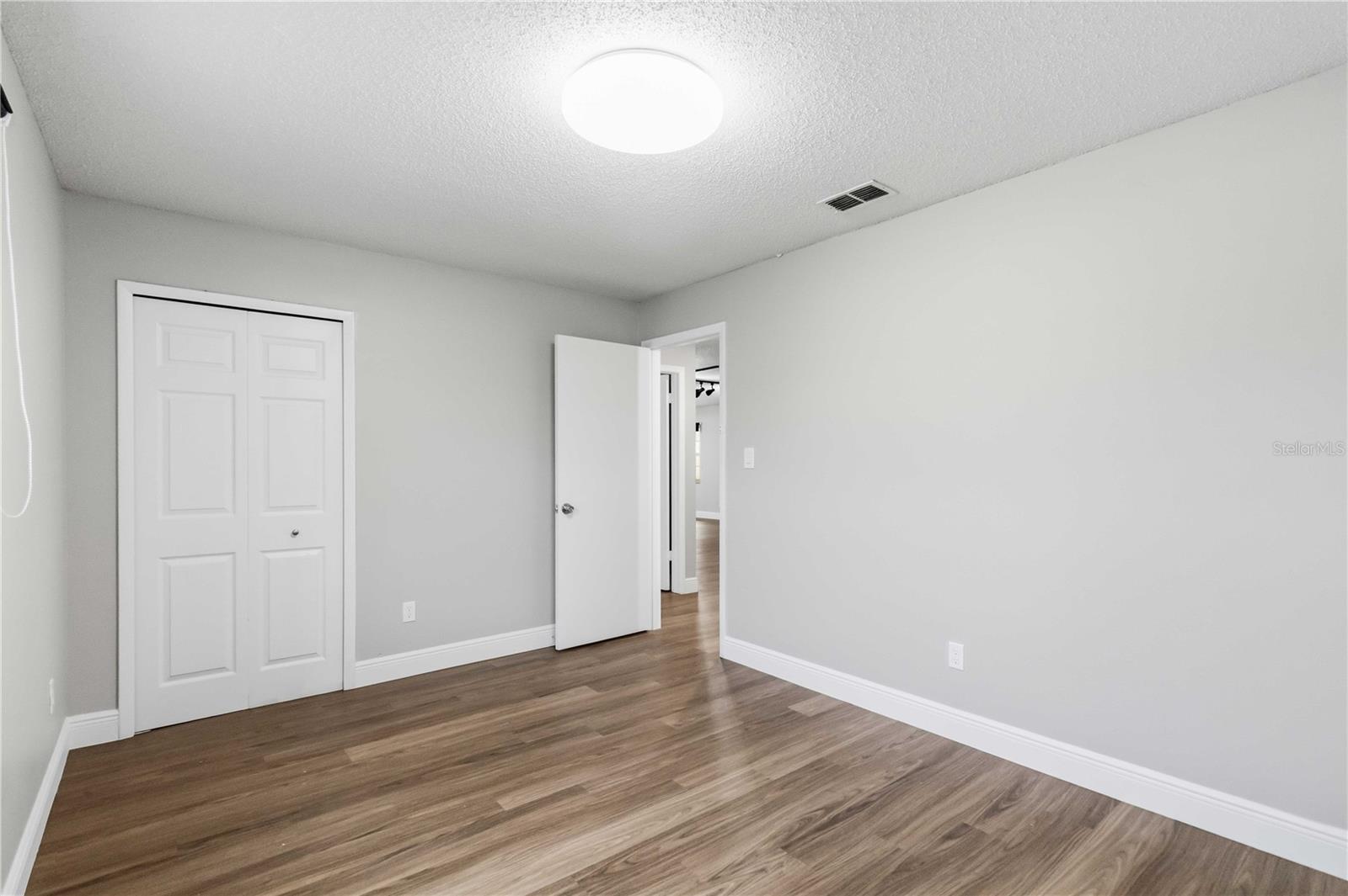 SOUTH POINTE - Residential