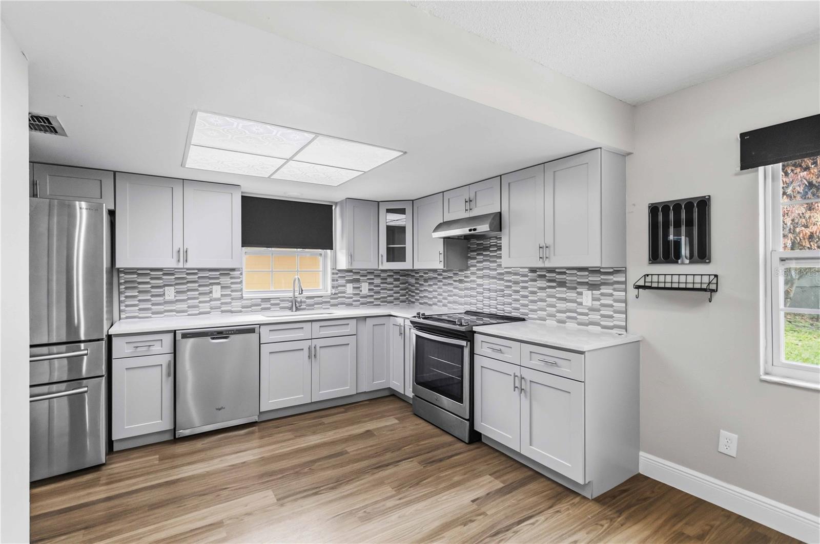 SOUTH POINTE - Residential