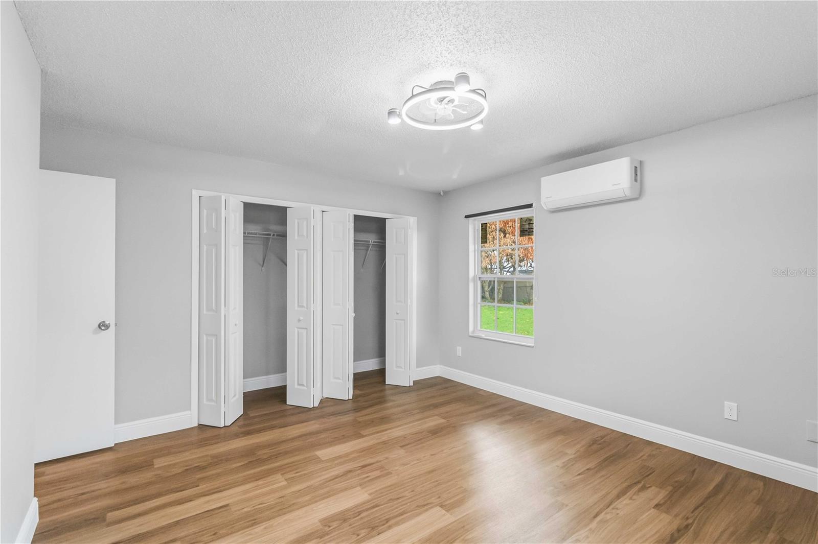 SOUTH POINTE - Residential