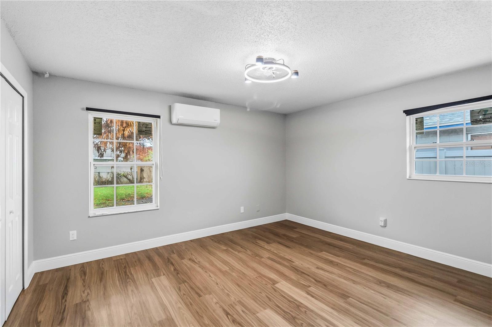 SOUTH POINTE - Residential