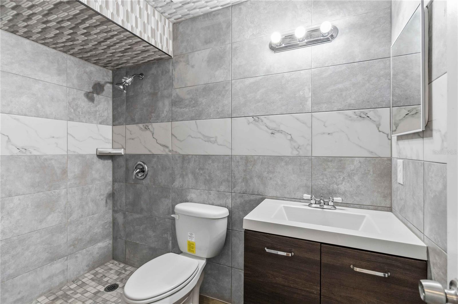 SOUTH POINTE - Residential