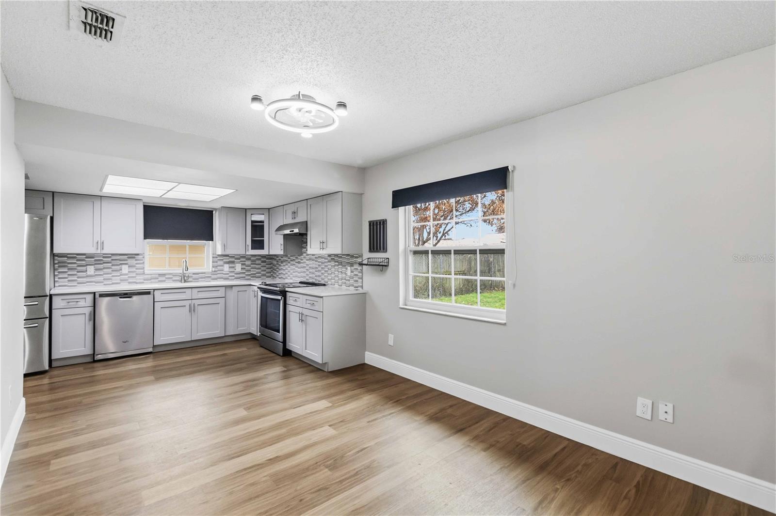 SOUTH POINTE - Residential