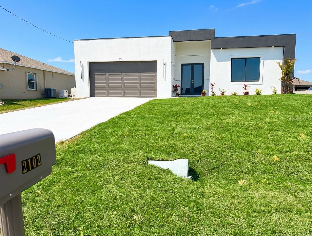 CAPE CORAL - Residential