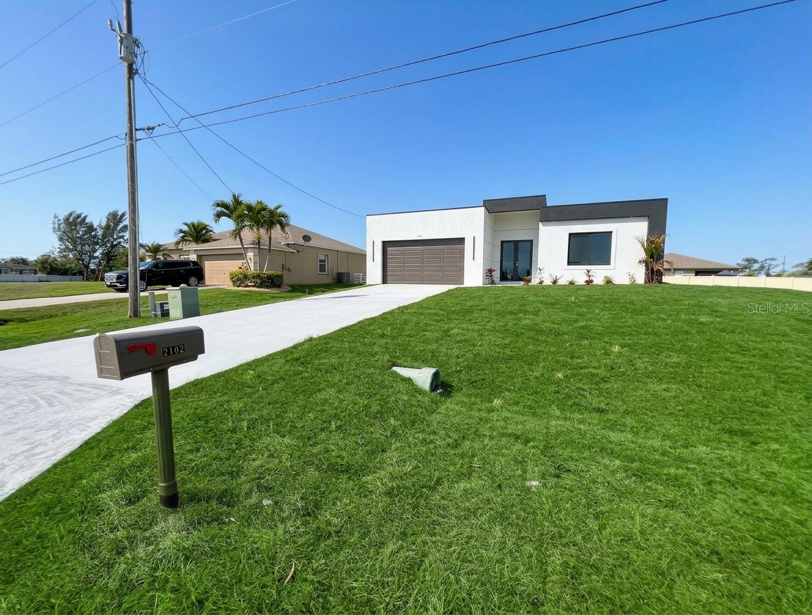 CAPE CORAL - Residential