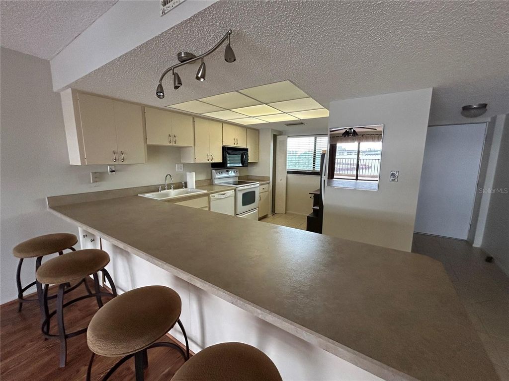 Photo of 1510 1st Avenue W #502, Bradenton, FL 34205 (MLS # A4664757)
