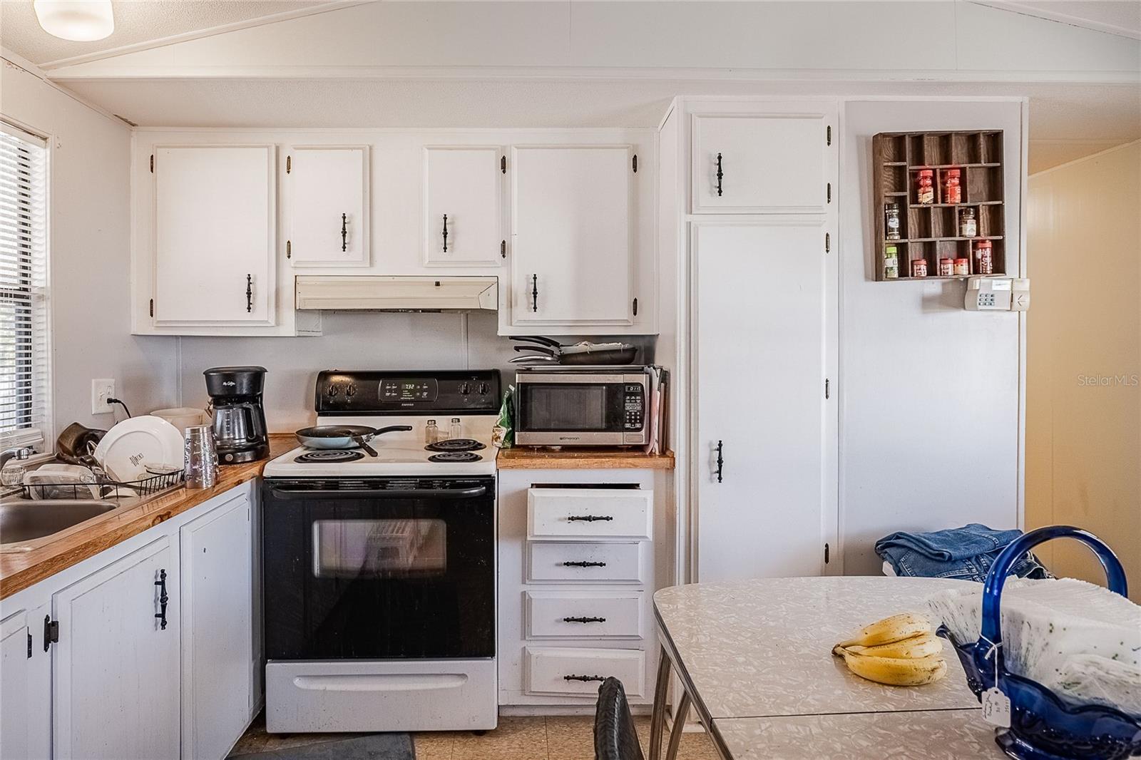 CAROLTON MANOR - Residential