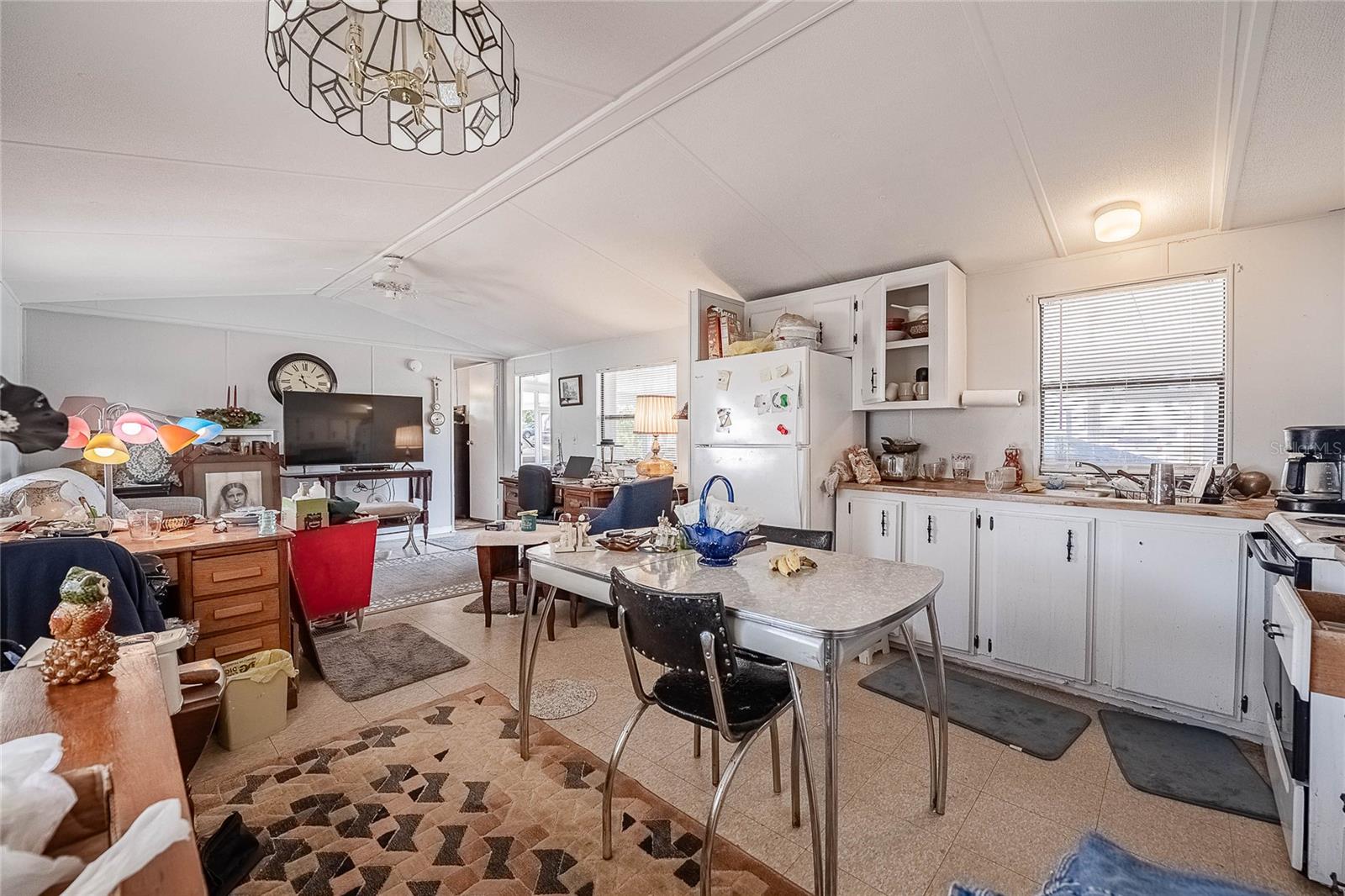 CAROLTON MANOR - Residential