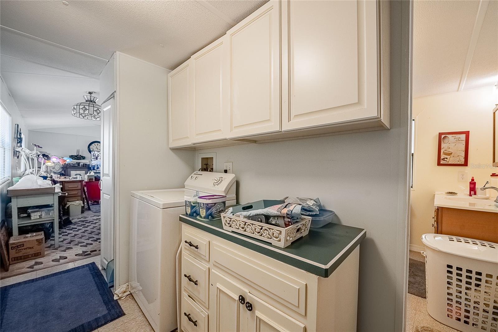 CAROLTON MANOR - Residential