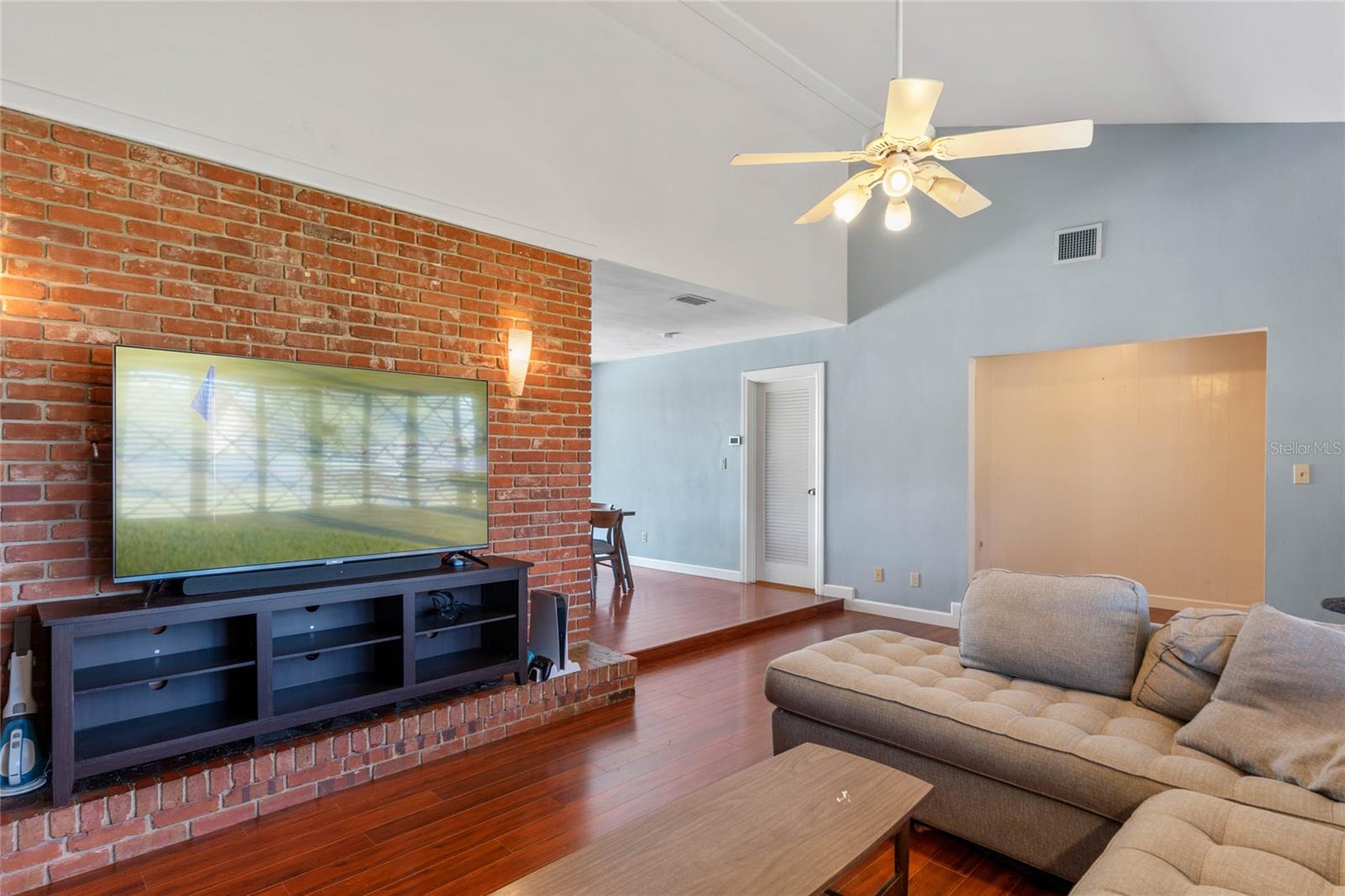 2805 BONGART ROAD