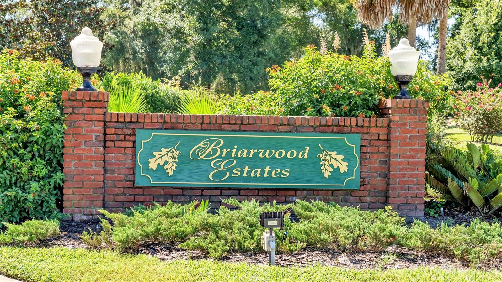 1022 BRIARWOOD DRIVE