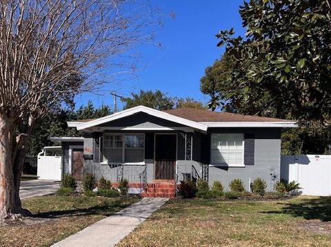 Photo of 614 Kerneywood Street, Lakeland, FL 33803 (MLS # L4958128)